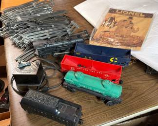 Lionel Train Tracks & Cars