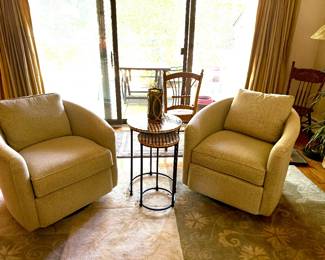 Bassett Maxwell Swivel Gliders