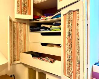 Woman's Clothing