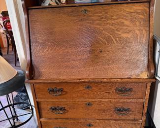 Tigerwoode Oak Secretary