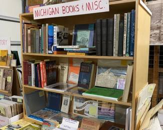 Lots of rarer Books, Brochures, Maps, dealing with the State of Michigan