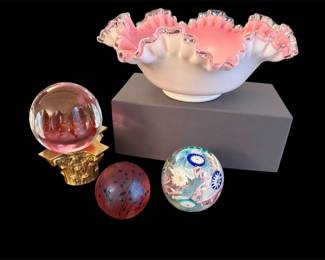 Vtg Fenton Pink White Ruffled Bowl 3 Pink Paperweights