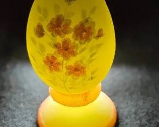 Fenton Hand Painted And Signed Uranium Glass Egg
