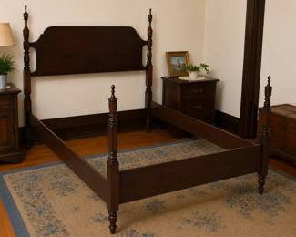 SEE DESCRIPTIONVintage Four Poster Bed Frame With Side Boards And 6 Slats