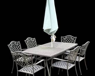 Outdoor Dining Table Umbrella