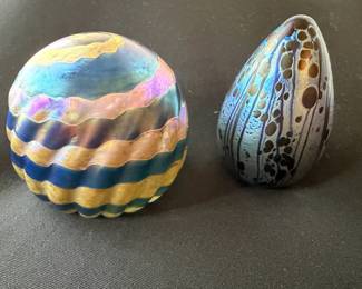 Signed Brian Maytum Paperweight Isle Of Wight Glass Egg