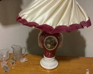 Victorian-style table lamp