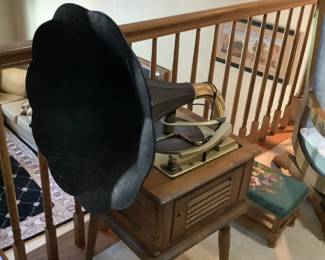  Vintage record player / stereo