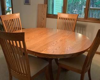 Dining table with leaf and 4 chairs