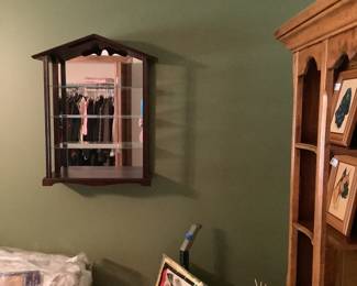 Glass Mirror Display Wall Hanger