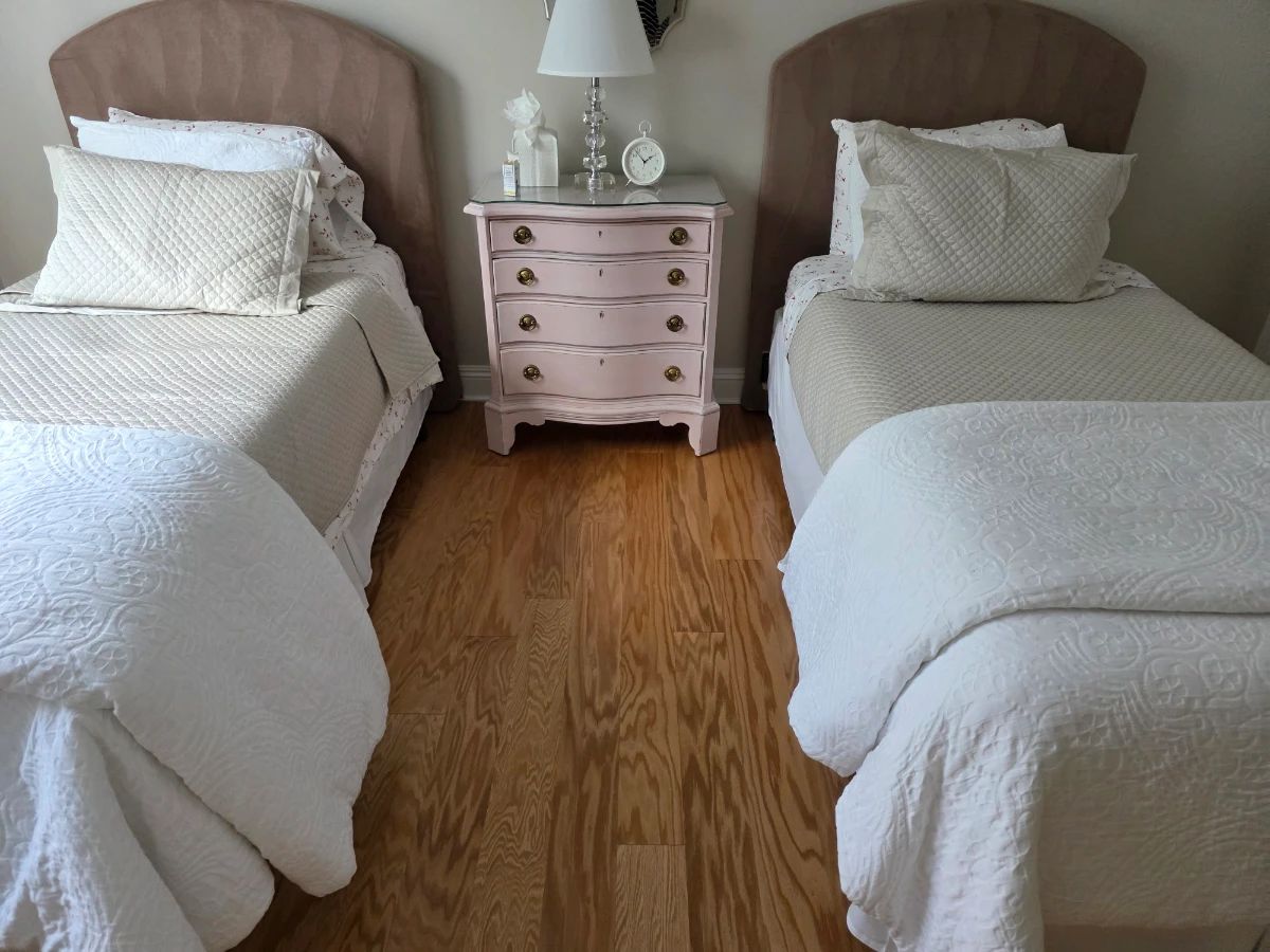 Two twins headboard + mattress