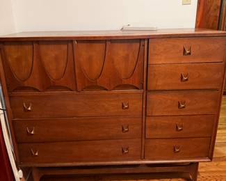 Rural Area Blue Moon Estate Sale w/ Vintage, Furniture & Art