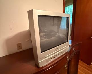 Rural Area Blue Moon Estate Sale w/ Vintage, Furniture & Art
