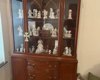 Lovely vintage China cabinet