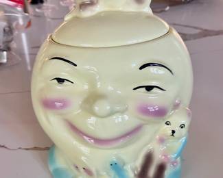 Lovely vintage the cow jumped over the moon cookie jar