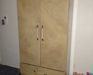 Lacquer dresser