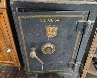 Floor safe