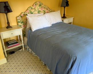 Queen Sized Bed and Nightstands