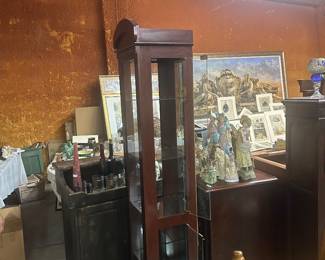 Electrified display cabinet 