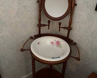 Victorian style wash basin