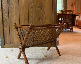 Solid wood magazine rack