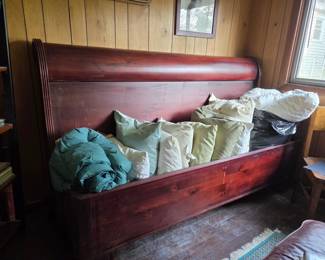 Queen size sleigh bed mahogany