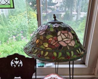 Tiffany Style Stained Glass Pink Rose Lamp Shade