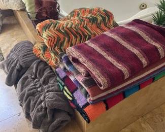 Towels & throw blankets