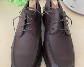 Men's Docker's dress shoes - does not appear to have been worn - size 10