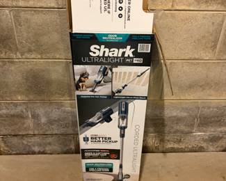 Shark ultra lite pet pro vacuum. 