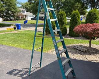 Werner 12 foot fiberglass step ladder.