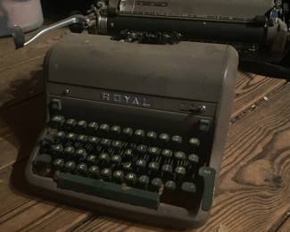 Vintage Royal manual typewriter