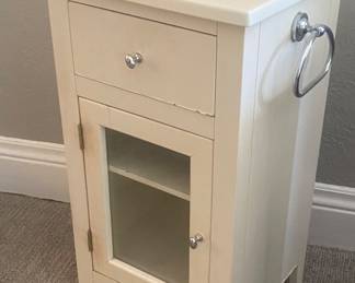 Bathroom cabinet w/towel ring