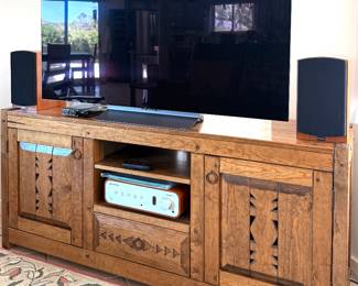 Beautiful TV and Great Credenza w PEACHTREE Amp