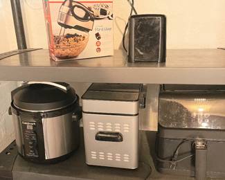 Pressure cooker, bread, maker, air fryer, and other kitchen accessories