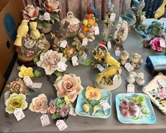 Porcelain pieces 