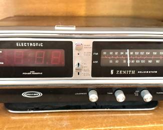 Zenith Solid State Electronic Digital Clock Radio with AM/FM – Circle of Sound