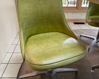 Swivel Dining Set with Cast Aluminum Pedestal Table and Four Green Swivel Chairs