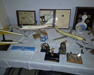 Boeing manufacturers model