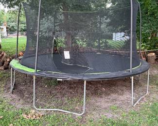 Trampoline with safety net