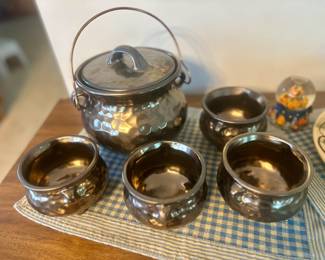 Vintage soup kettle with bowls