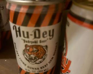 Hudepohl unopened Hu-Dey beer cans