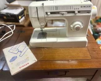 Singer sewing machine and table