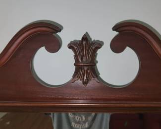 Mirror detail
