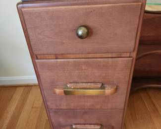 Vanity detail