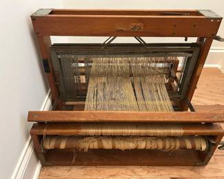 Structo Artcraft Loom. 21” w x 19”h