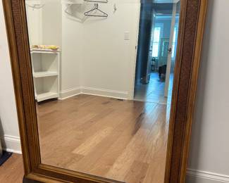 Mirror bird with chest of drawers