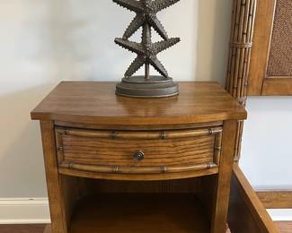 Bassett end table / nightstand 