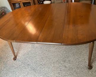 Tell City table with 2 leaves and 4 chairs