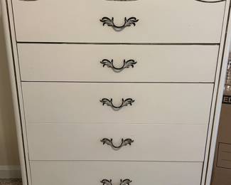 White chest of drawers